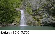 Кавказские горы. Река Дикарка и Змеевские водопады. Caucasus Mountains. Dikarka River and the Zmeykovsky waterfalls. Стоковое видео, видеограф Евгений Романов / Фотобанк Лори