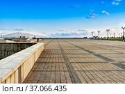 A wide section of the embankment in the city of Novorossiysk (2021 год). Редакционное фото, фотограф Владимир Ушаров / Фотобанк Лори