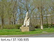 Уличная скульптура "Сфинкс". Элиста, Калмыкия (2017 год). Редакционное фото, фотограф Ирина Борсученко / Фотобанк Лори