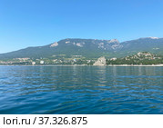 Вид на Гурзуф и детский лагерь "Артек", Крым (2021 год). Стоковое фото, фотограф Мария Кылосова / Фотобанк Лори