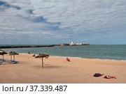 В сентябре на пляже Ла Калета (La Caleta Beach). Кадис, Испания. Стоковое фото, фотограф Вадим Хомяков / Фотобанк Лори