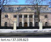 Вилла Н. П. Рябушинского "Черный лебедь" (1908 года постройки, архитекторы В. Д. Адамович, В. М. Маята). Нарышкинская аллея, 5. Район Аэропорт. Город Москва (2013 год). Стоковое фото, фотограф lana1501 / Фотобанк Лори