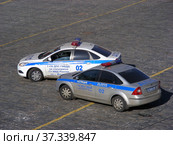 Дежурные наряды полиции. Площадь Васильеский спуск. Город Москва (2013 год). Редакционное фото, фотограф lana1501 / Фотобанк Лори