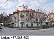 Крым. Севастополь, пересечение улиц Генерала Петрова и Щербака (2021 год). Редакционное фото, фотограф Илюхина Наталья / Фотобанк Лори