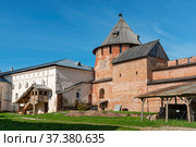 Новгородский кремль. Митрополичья башня. Великий Новгород (2019 год). Редакционное фото, фотограф Александр Щепин / Фотобанк Лори