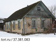 Брошенный дом села Творишино Брянской области (2022 год). Стоковое фото, фотограф Дмитрий Неумоин / Фотобанк Лори