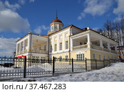 Moscow, Russia, March 20, 2021:  Estate of Staro-Nikolskoye 17th century, Museum of VI Congress of the Communist Party of China in Pervomayskoye village, Troitsky administrative district of Moscow. Редакционное фото, фотограф Алексей Антипов / Фотобанк Лори