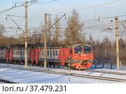 Электричка ЭД4M на запасных путях пригородного вокзала. Ленинградская область (2021 год). Редакционное фото, фотограф Виктор Карасев / Фотобанк Лори