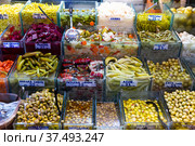 Pickled vegetables marinades at the turkish market. Стоковое фото, фотограф Яков Филимонов / Фотобанк Лори
