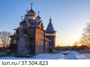 Апрельский закат у старинной церкви Дмитрия Солунского Мироточивого. Деревня Щелейки. Ленинградская область, Россия (2019 год). Стоковое фото, фотограф Виктор Карасев / Фотобанк Лори