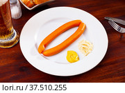 Pair of vienna sausages with horseradish and mustard. Стоковое фото, фотограф Яков Филимонов / Фотобанк Лори