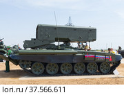 Тяжелая огнемётная система на танковом шасси (2021 год). Редакционное фото, фотограф Андрей Цыганков / Фотобанк Лори