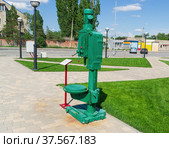 Старое промышленное оборудование, металлорежущие станки, музейные экспонаты (2021 год). Редакционное фото, фотограф Андрей Цыганков / Фотобанк Лори
