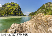 Rock, turquoise water of the Katun river and mountains. Стоковое фото, фотограф Дмитрий Тищенко / Фотобанк Лори