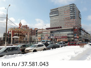 Москва ТЦ Черёмушки и улица Гарибальди (2018 год). Редакционное фото, фотограф Дмитрий Неумоин / Фотобанк Лори