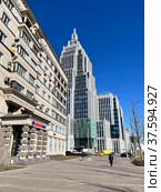 Москва, Оружейный переулок, жилой дом НКВД (1934—1936). Россия, город Москва (2022 год). Редакционное фото, фотограф Овчинникова Ирина / Фотобанк Лори