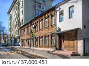 Здание усадебного комплекса купца Т.Т.Волкова, 1й Новокузнецкий переулок,  Москва (2022 год). Стоковое фото, фотограф Baturina Yuliya / Фотобанк Лори