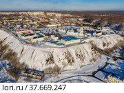 Тобольск зимой. Тобольский кремль - самая большая каменная крепость в Сибири. Вид с воздуха. Tobolsk in winter. Tobolsk Kremlin - the sole stone fortress in Siberia. Aerial view. (2022 год). Редакционное фото, фотограф Евгений Романов / Фотобанк Лори