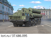 Пусковая установка зенитно-ракетного комплекса С-400 "Триумф" на Дворцовой площади. Репетиция военного парада в честь Дня Победы. Санкт-Петербург (2022 год). Редакционное фото, фотограф Виктор Карасев / Фотобанк Лори