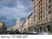 View on Moscow downtown. One of Stalinist hi-rise buldings left. "Skyscraper" and Soviet buildings on the Garden Ring. (2017 год). Редакционное фото, фотограф Alexey Rezvykh / Фотобанк Лори
