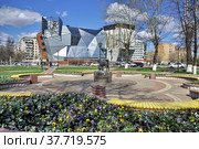 Центральный бульвар в Балашихе, мкрн. Железнодорожный , Московская область. ( апрель м-ц). Виды города . (2022 год). Редакционное фото, фотограф stargal / Фотобанк Лори