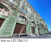 Улица Ильинка, дом 8 строение 2, Дом Московского Купеческого общества. Россия, город Москва (2022 год). Стоковое фото, фотограф Овчинникова Ирина / Фотобанк Лори