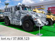 Специальная полицейская машина СПМ-3 ( ВПК-3924 «Медведь») на военно-техническом форуме "Армия-2020". Парк Патриот. Редакционное фото, фотограф Виктор Карасев / Фотобанк Лори