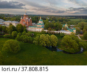 Покровский Хотьков монастырь на реке Паже, Сергиев-Посадский район (2022 год). Редакционное фото, фотограф Julia Shepeleva / Фотобанк Лори