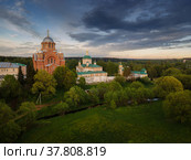 Покровский Хотьков монастырь на реке Паже, Сергиев-Посадский район (2022 год). Редакционное фото, фотограф Julia Shepeleva / Фотобанк Лори