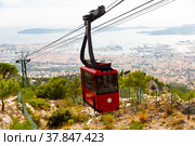 Toulon city and coastline from Faron mountain. Стоковое фото, фотограф Яков Филимонов / Фотобанк Лори