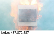 Short circuit caused electrical fire in faulty electric panel wiring. Стоковое видео, видеограф Владимир Григорьев / Фотобанк Лори