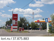 Бензоколонка ТЕБОИЛ переделанная с Шелл (2022 год). Редакционное фото, фотограф Дмитрий Неумоин / Фотобанк Лори