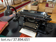 Печатная машинка в музее МИИТ (2022 год). Редакционное фото, фотограф Михаил Ворожцов / Фотобанк Лори