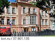 Москва. Тверской бульвар, дом 11. Дом-музей М. Н. Ермоловой (2022 год). Редакционное фото, фотограф Илюхина Наталья / Фотобанк Лори