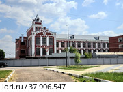ОАО «Павловопосадская платочная мануфактура» (Старо-Павловская фабрика) на улице Каляева, 5 в Павловском Посаде Московской области (2022 год). Редакционное фото, фотограф stargal / Фотобанк Лори