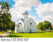 Церковь Власия на Волосовой улице. Летний день. Великий Новгород. Россия (2022 год). Редакционное фото, фотограф E. O. / Фотобанк Лори