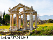 Tetrapylon in Aphrodisias, Turkey. Стоковое фото, фотограф Яков Филимонов / Фотобанк Лори