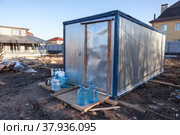 Строительная временная бытовка (2022 год). Стоковое фото, фотограф Кекяляйнен Андрей / Фотобанк Лори
