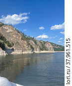 Красноярское море, скала, природа (2022 год). Редакционное фото, фотограф Анастасия Ивчик / Фотобанк Лори
