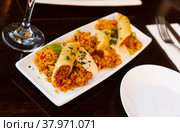 Morrocan lamb and harissa rolls with couscous. Стоковое фото, фотограф Яков Филимонов / Фотобанк Лори