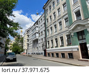 Москва, Голиковский переулок, дом 7. Доходный дом 1913 года (2022 год). Редакционное фото, фотограф Овчинникова Ирина / Фотобанк Лори