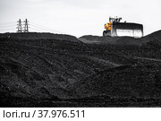coal mining pile vehicle port. Стоковое фото, фотограф Mark Agnor / Фотобанк Лори