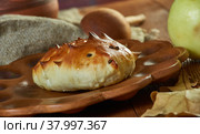 Russian pies Pirog piroshki. Стоковое фото, фотограф Александр Fanfo / Фотобанк Лори