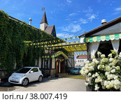 Пивной бар-ресторан "Ханс". Улица Адмирала Фокина, дом 25А, город Владивосток (2022 год). Редакционное фото, фотограф Овчинникова Ирина / Фотобанк Лори
