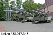 Экспозиция зенитно-ракетной техники на открытой площадке. Стоковое фото, фотограф Ирина Борсученко / Фотобанк Лори