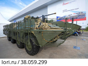 Бронетранспортер БТР-82АТ с комплексом защитных решетчатых экранов. Экспонат международного военно-технического форума "Армия-2022" Редакционное фото, фотограф Виктор Карасев / Фотобанк Лори