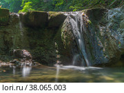 Водопады Каверзинские в Тамбовской щели. Краснодарский край, село Хребтовое, лето 2022. Стоковое фото, фотограф Михаил Таратонов / Фотобанк Лори