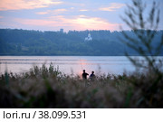 Рыбалка на зорьке. Озеро Сенеж. Стоковое фото, фотограф Ирина Якунина / Фотобанк Лори
