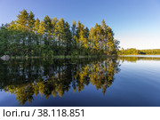 Landscape lake with  reflection. Стоковое фото, фотограф Михаил Аккуратoв / Фотобанк Лори