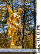 Danaid Fountain in Peterhof (2021 год). Редакционное фото, фотограф Юлия Бабкина / Фотобанк Лори